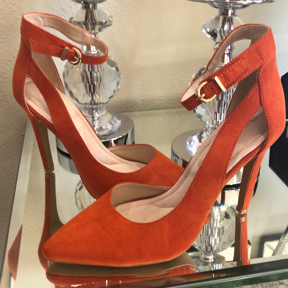 Orange suede Eva Mendes New York & Company heels.